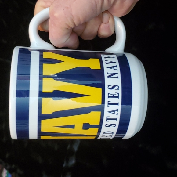31)  UNITED STATES NAVY Coffee Cup-White/Blue/Yellow-Eagle Flying-15oz-EC - Picture 3 of 7